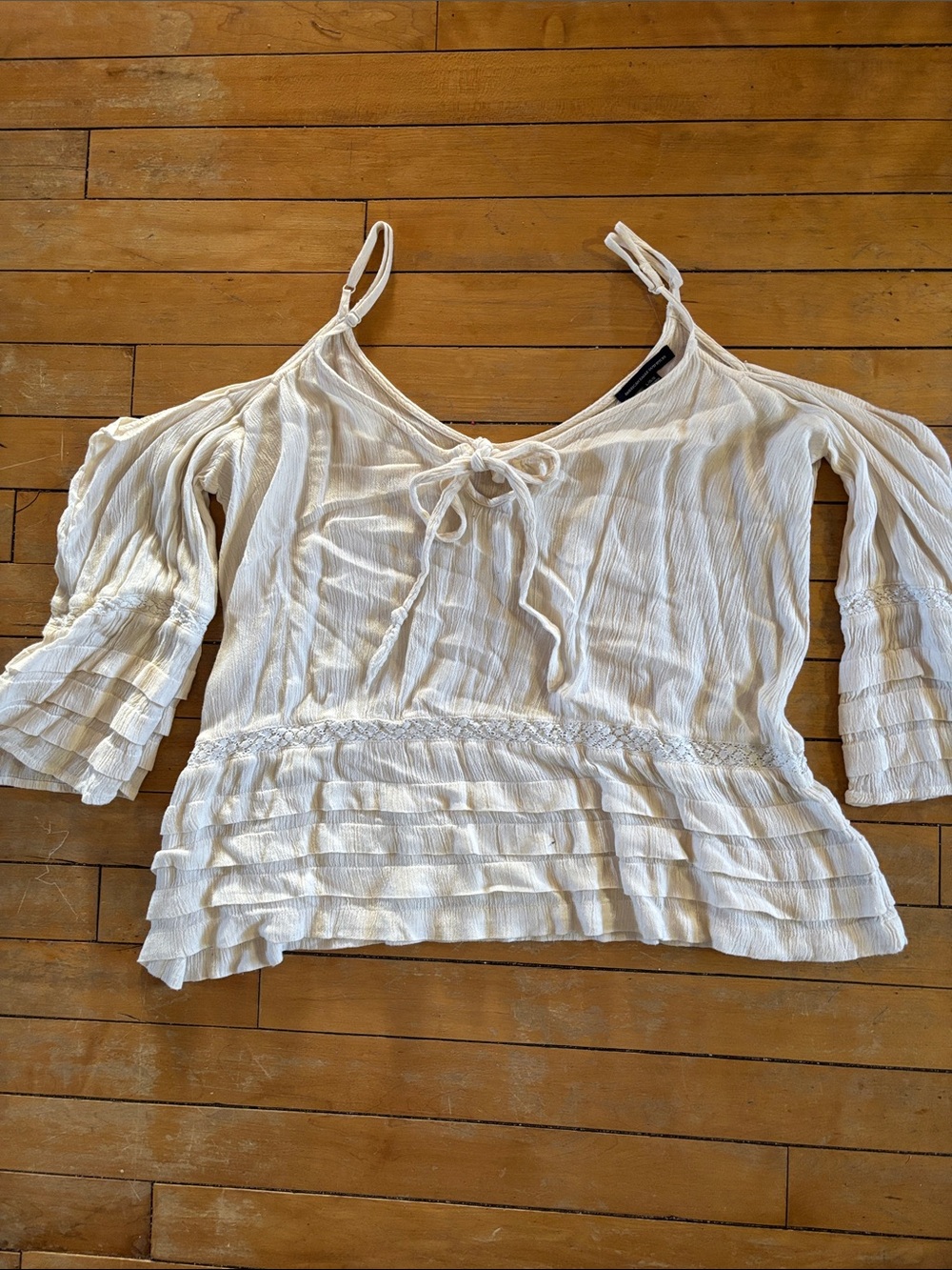 EUC American Eagle Outfitters Cream Ruffle Tie-Front Cold-Shoulder Top